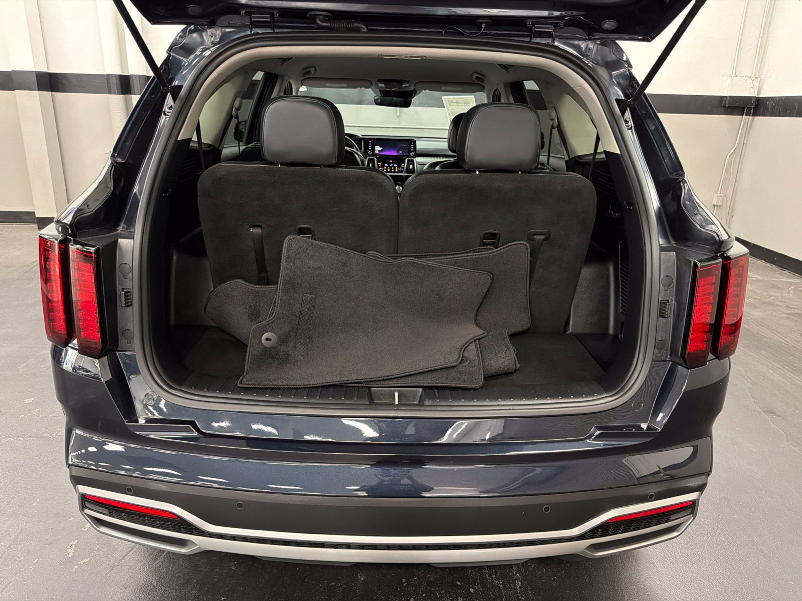 Used 2022 Kia Sorento S FWD image 16