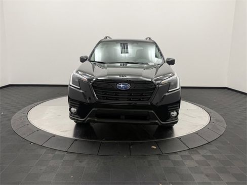 Used 2023 Subaru Forester Premium image 2