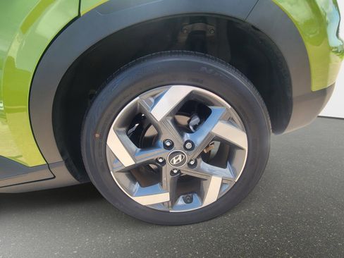 Certified 2023 Hyundai Venue SEL FWD image 7