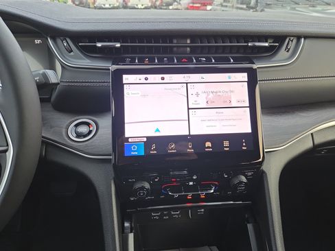 New 2025 Jeep Grand Cherokee L Limited w/ Trailer Tow Package image 11