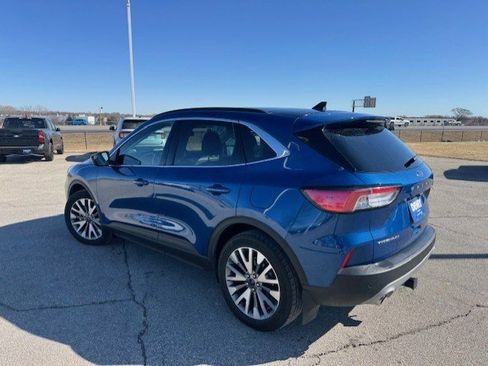Used 2022 Ford Escape Titanium image 6