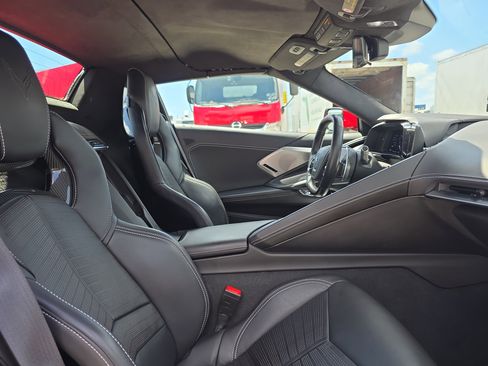 Used 2021 Chevrolet Corvette Stingray Premium Conv w/ Z51 Performance Package image 31