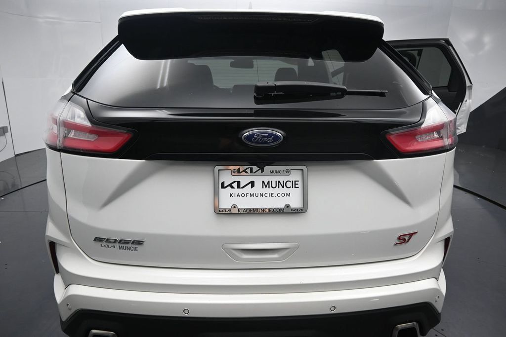 Used 2020 Ford Edge ST w/ Equipment Group 401A AWD/4WD image 9
