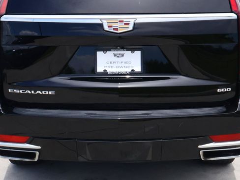 Certified 2023 Cadillac Escalade ESV Luxury RWD image 10