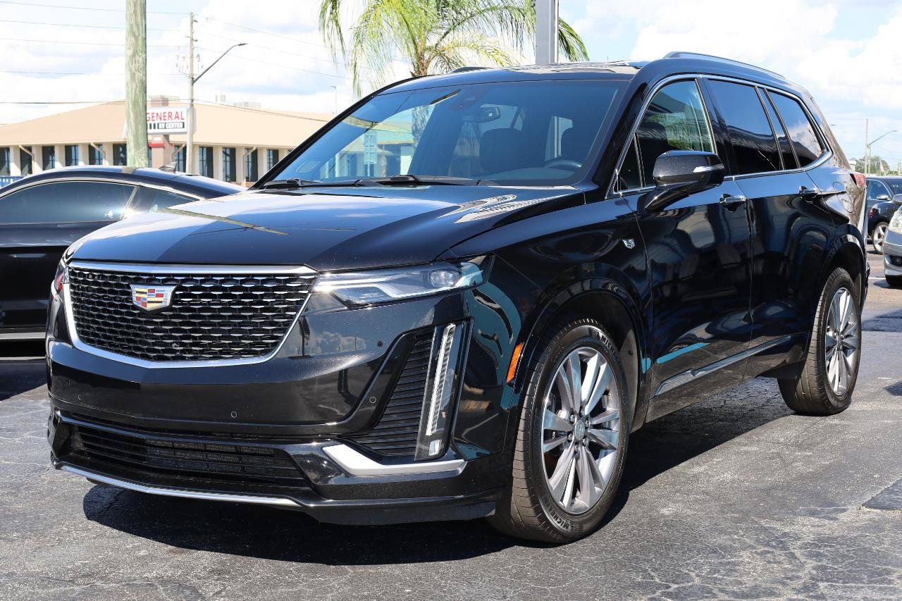 Used 2020 Cadillac XT6 Premium Luxury AWD/4WD image 2