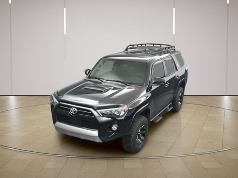 Used 2020 Toyota 4Runner TRD Off-Road AWD/4WD image 29