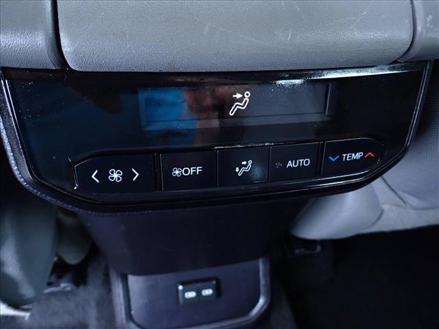 Used 2022 Toyota Highlander LE AWD/4WD image 11