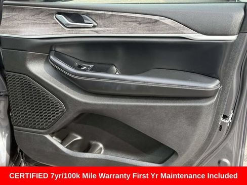 Used 2023 Jeep Grand Cherokee Limited AWD/4WD image 8