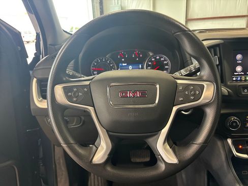Used 2024 GMC Terrain SLE w/ Elevation Edition image 9