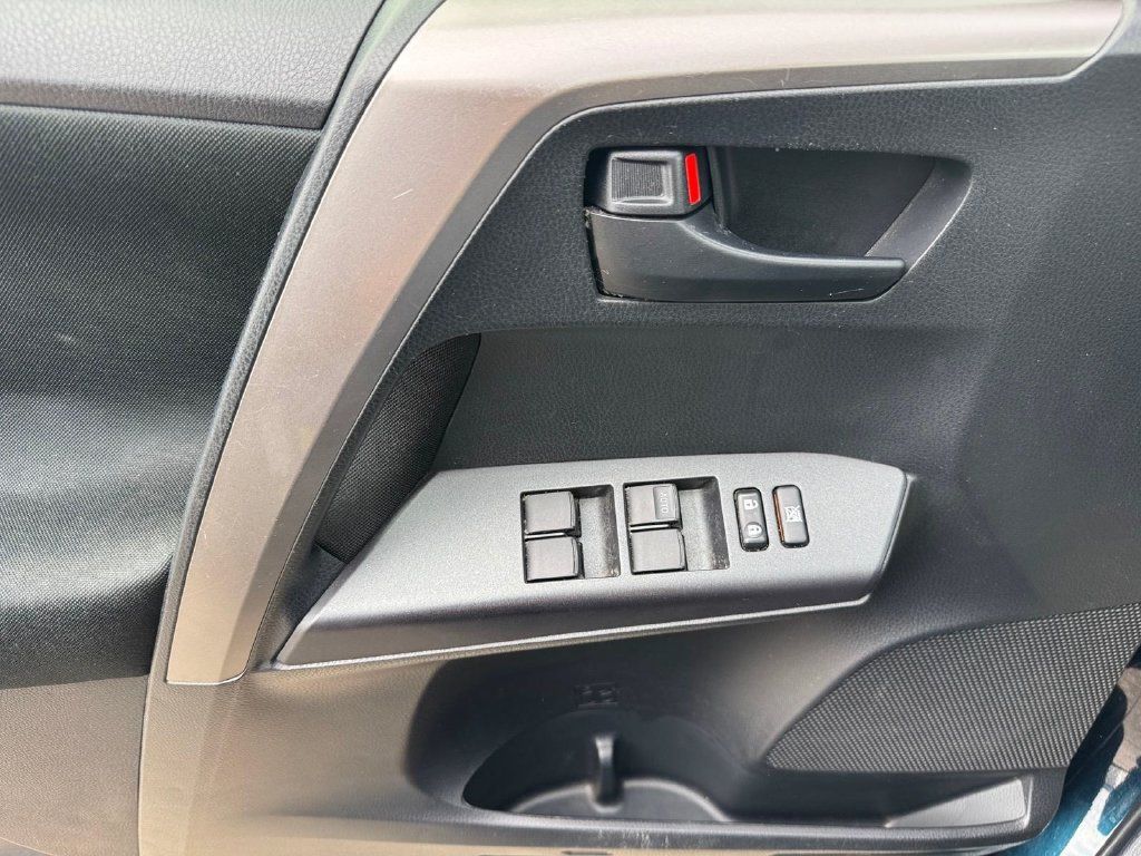 Used 2018 Toyota RAV4 LE w/ All Weather Liner Package FWD image 19