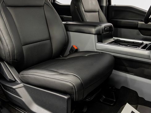 Used 2023 Ford F350 XLT w/ XLT Premium Package AWD/4WD image 31