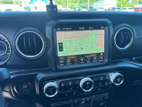 Used 2020 Jeep Gladiator Overland AWD/4WD image 16