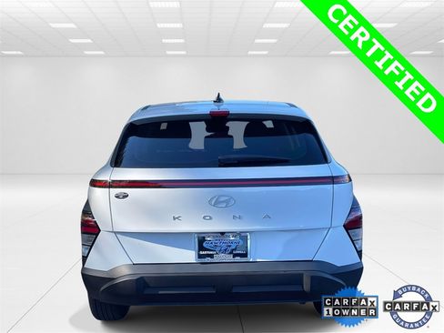 Certified 2025 Hyundai Kona SE image 5
