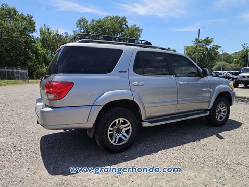 Used 2005 Toyota Sequoia SR5 AWD/4WD image 6
