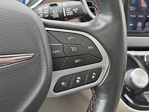 Used 2019 Chrysler Pacifica Touring-L Plus w/ Advanced Safetytec Group image 24