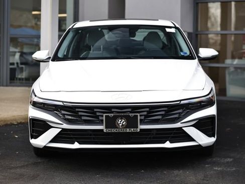 Certified 2025 Hyundai Elantra Limited image 13