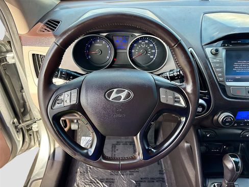 Used 2014 Hyundai Tucson Limited w/ Technology Package 02 FWD image 11