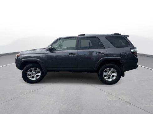 Used 2021 Toyota 4Runner SR5 AWD/4WD image 9