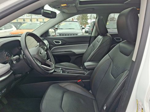 Used 2022 Jeep Compass Latitude w/ Sun and Sound Group image 23