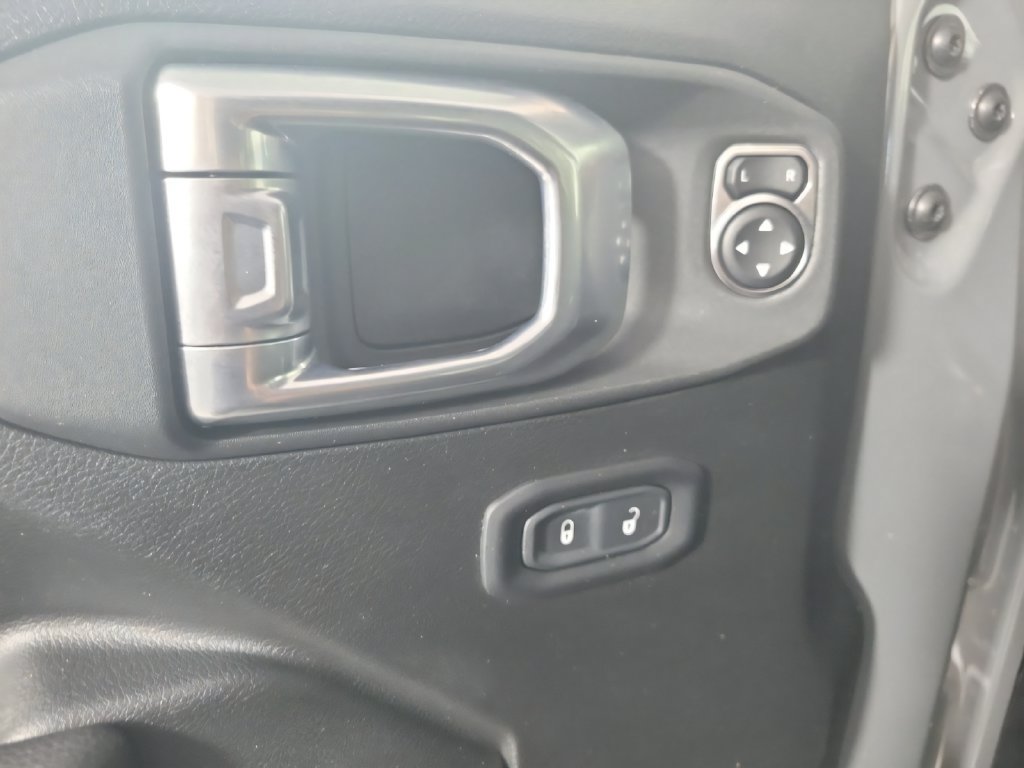 Used 2023 Jeep Wrangler Unlimited Rubicon AWD/4WD image 18