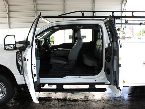 Used 2025 Ford F250 XL AWD/4WD image 19