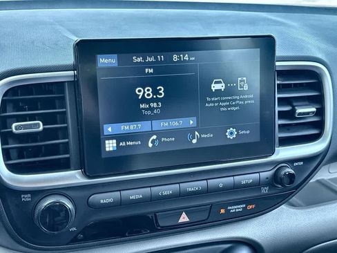 Used 2025 Hyundai Venue SEL FWD image 18