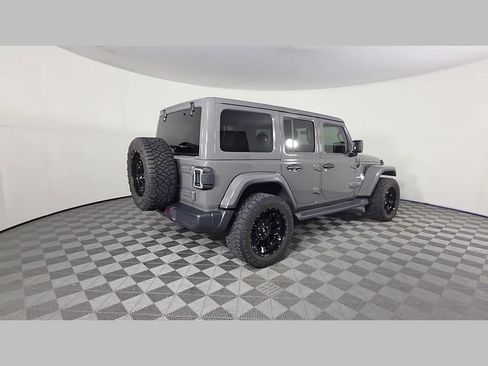 Used 2020 Jeep Wrangler Unlimited Sahara AWD/4WD image 37