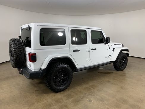 Used 2019 Jeep Wrangler Unlimited Sahara w/ Quick Order Package 24M Moab image 8