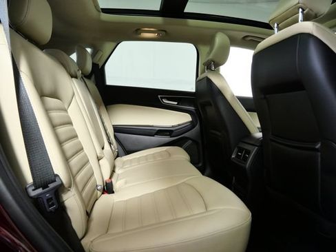 Certified 2024 Ford Edge SEL w/ Convenience Package AWD/4WD image 12