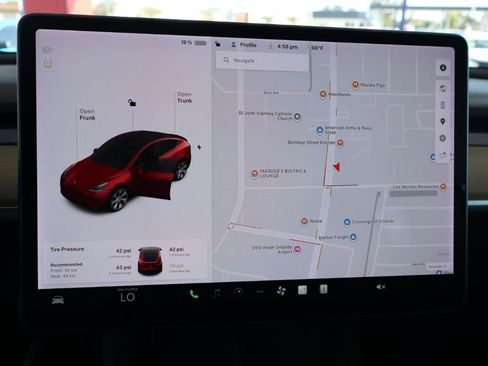 Used 2021 Tesla Model Y Long Range image 18