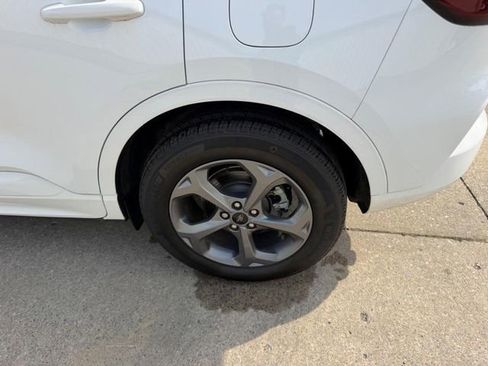 Used 2023 Ford Escape ST-Line image 7