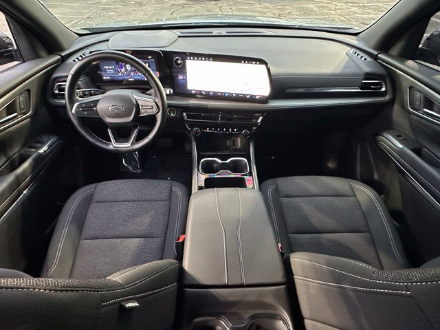 Used 2025 Chevrolet Traverse LT w/ Midnight/Sport Edition FWD image 29