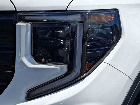 Used 2022 GMC Sierra 1500 Elevation AWD/4WD image 9