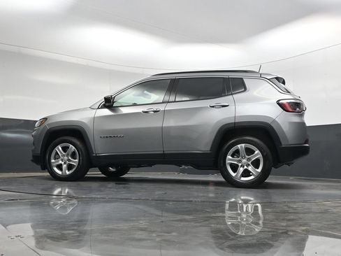 Used 2023 Jeep Compass Latitude w/ Sun and Sound Group AWD/4WD image 35