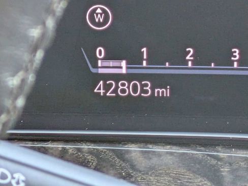 Certified 2023 Cadillac Escalade ESV Premium Luxury AWD/4WD image 35