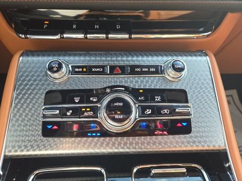 Certified 2024 Lincoln Aviator Black Label w/ Dynamic Handling Package AWD/4WD image 9