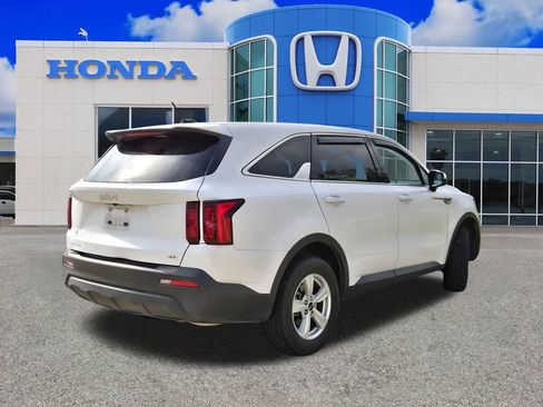 Used 2023 Kia Sorento LX AWD/4WD image 12