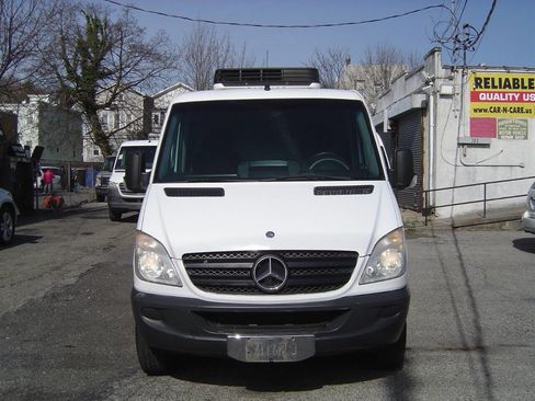 Used 2012 Mercedes-Benz Sprinter 2500 image 1