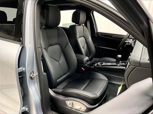 New 2026 Porsche Macan image 29