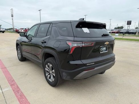 Used 2026 Chevrolet Equinox LT FWD image 6