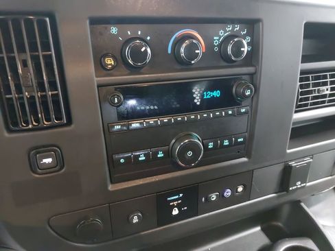 Used 2024 GMC Savana 2500 w/ Driver Convenience Package image 18