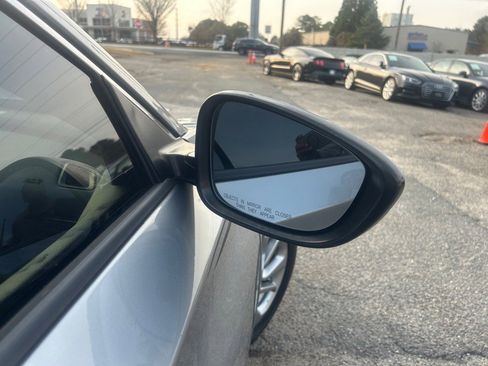 Used 2018 Honda Accord LX image 17