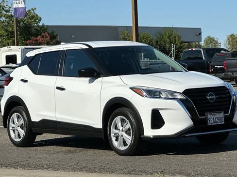 Used 2024 Nissan Kicks S FWD image 9