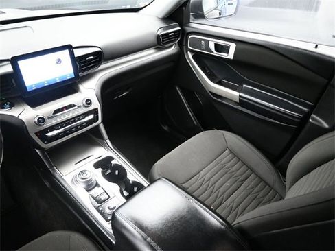 Used 2020 Ford Explorer XLT w/ Comfort Package image 10