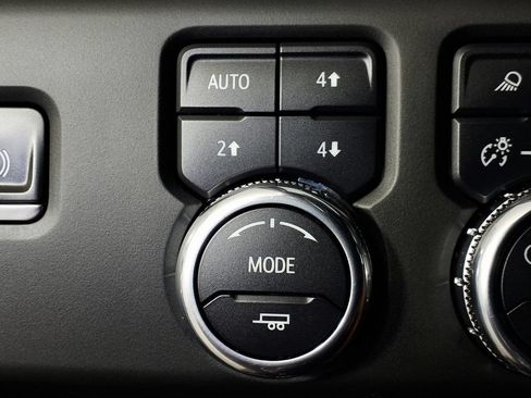 Used 2024 GMC Sierra 2500 AT4 w/ AT4 Premium Plus Package AWD/4WD image 15
