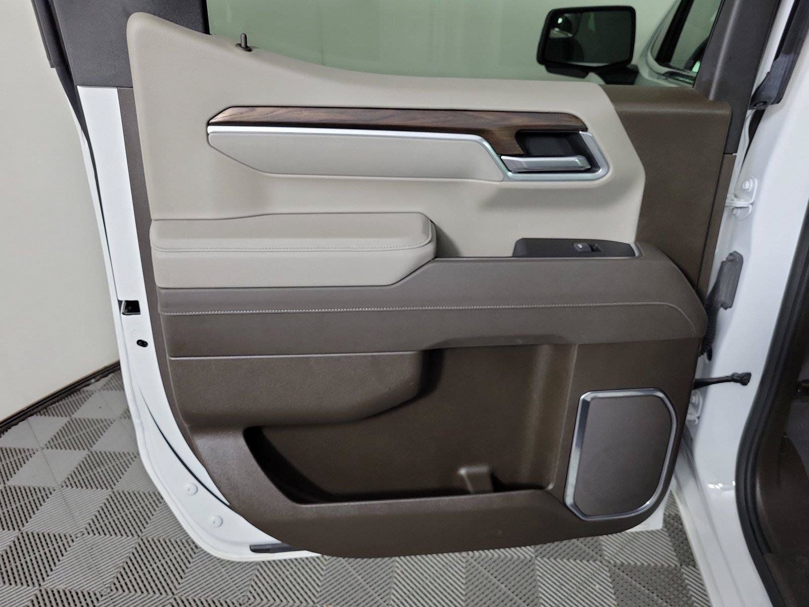 Used 2025 GMC Sierra 1500 SLT RWD image 20