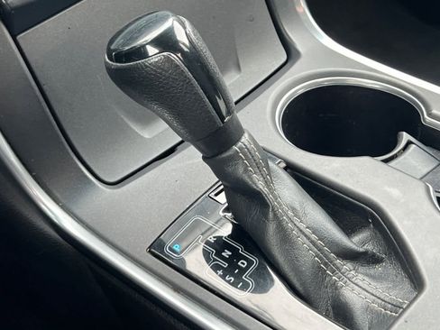 Used 2015 Toyota Camry LE image 23