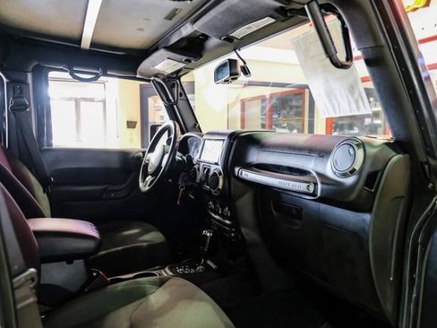 Used 2017 Jeep Wrangler Unlimited Sport image 15