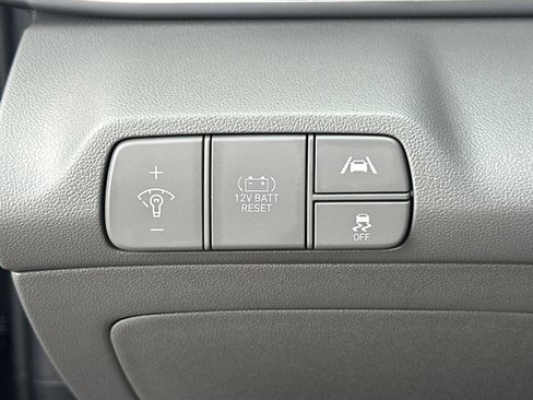 Used 2023 Hyundai Elantra Blue FWD image 31