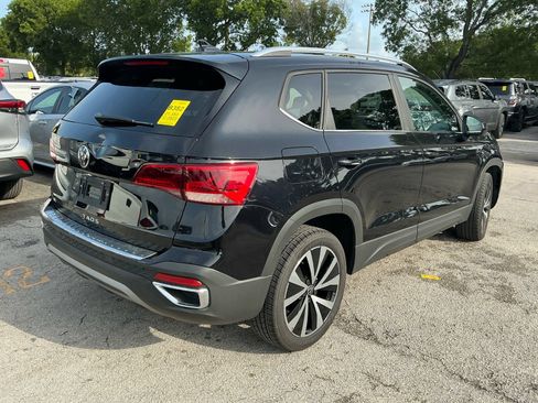 Used 2023 Volkswagen Taos SE FWD image 9